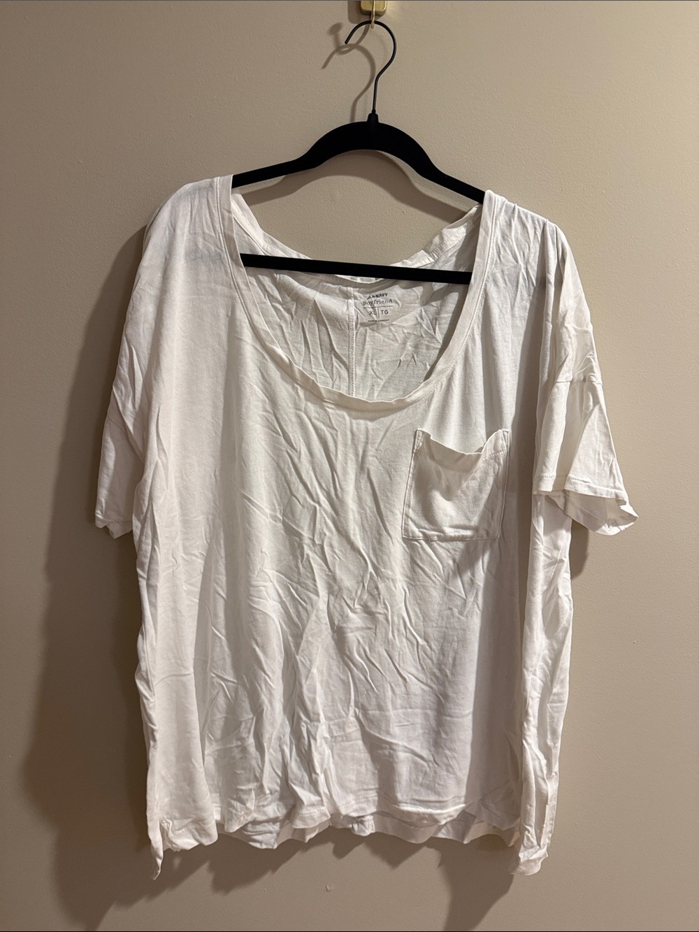 Old Navy White Short-Sleeve Pocket Tee